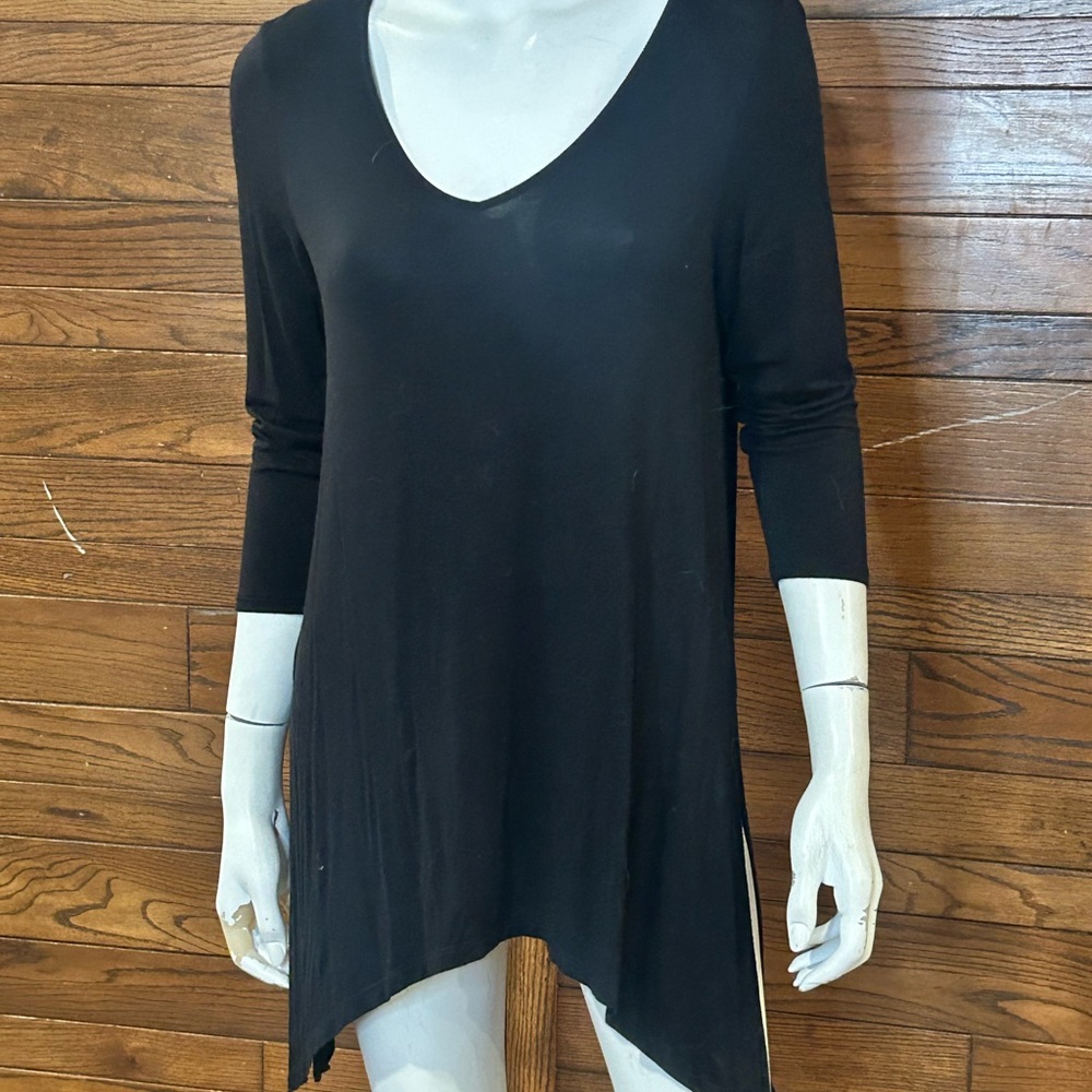 Reitmans Black Asymmetrical 3/4 Sleeve Tunic